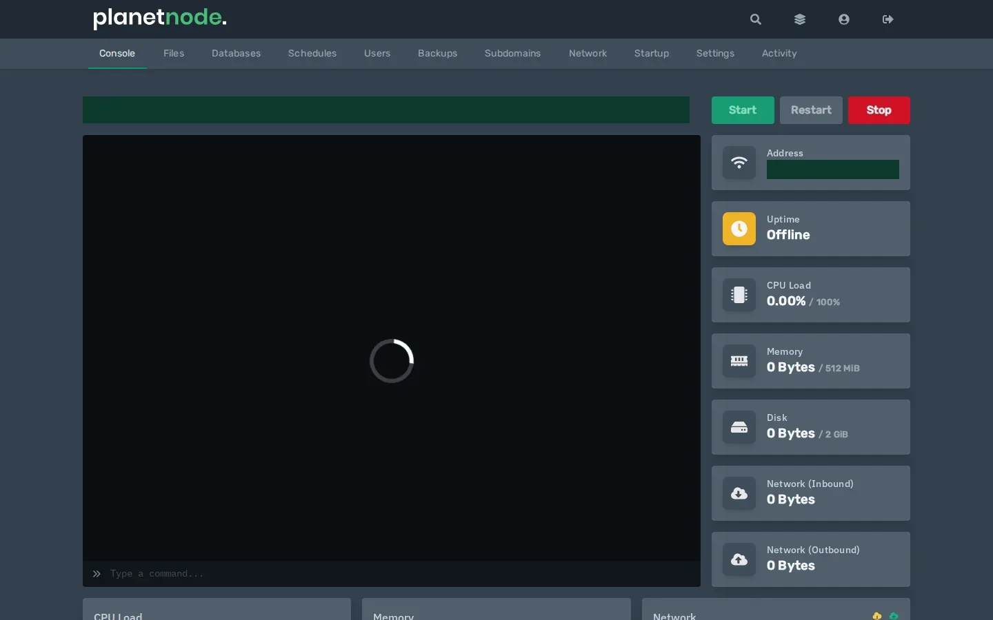 De console van een server in het gamepanel met het invoerveld Type a command onderaan.